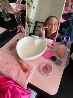 Picture of the Makeup Package where the makeup tools are nicely set up on a table.